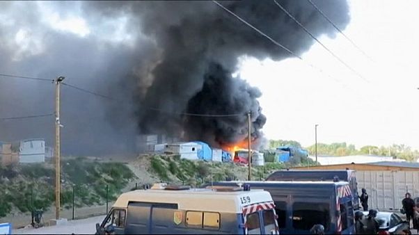 Tömegverekedés a calais-i dzsungelben Tömegverekedés a calais-i dzsungelben