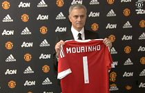 Hivatalos: Mourinho aláírt a MU-nál