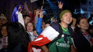 Болельщики мадридского "Реала" празднуют его 11-ю победу в Лиге Чемпионов