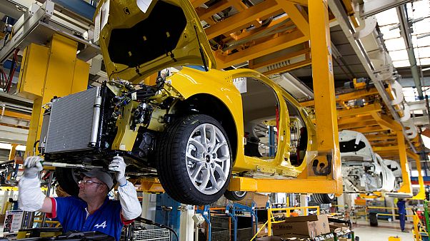 Pil francese rivisto al rialzo, +0,6% nel primo trimestre Pil francese rivisto al rialzo, +0,6% nel primo trimestre