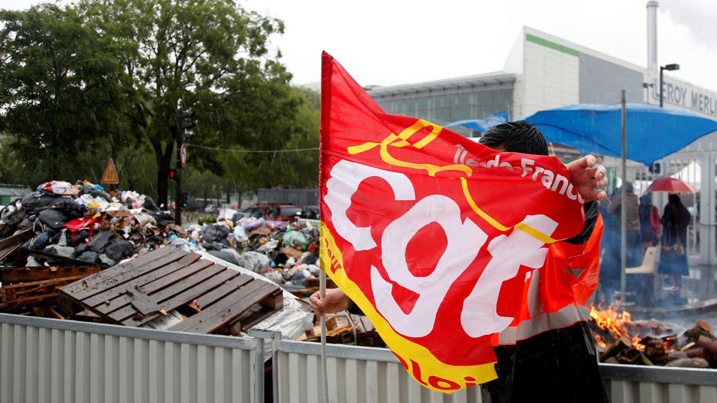 Dozens of CGT-affiliated workers took over the Samaritaine