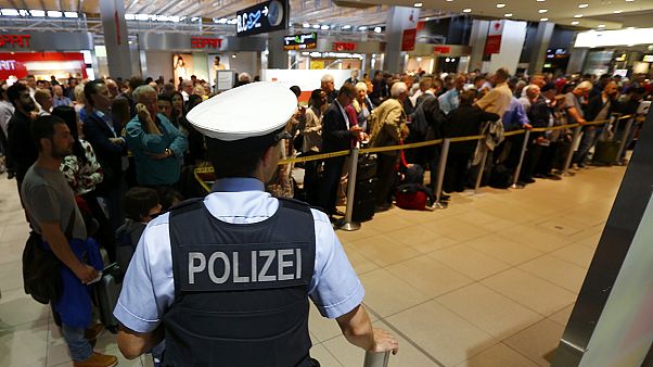 Biztonsági riasztás a kölni reptéren Biztonsági riasztás a kölni reptéren