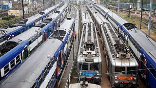 Francia, lo sciopero contro la Loi Travail si estende ai treni