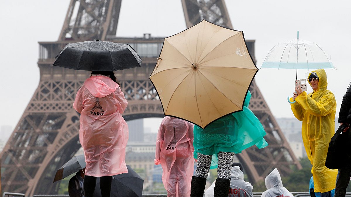 Terror und Streiks: Touristen meiden Paris