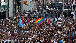 Gezi Park tre anni dopo. Cordoni della polizia per bloccare i manifestanti