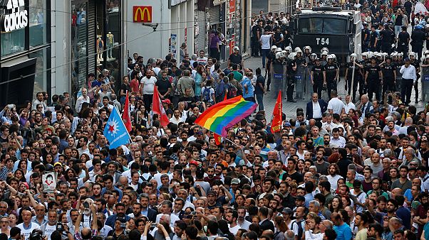 Τουρκία: Επεισόδια στην επέτειο των διαδηλώσεων του πάρκου Γκεζί Τουρκία: Επεισόδια στην επέτειο των διαδηλώσεων του πάρκου Γκεζί