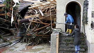 الفيضانات تقتل خمسة اشخاص في بافاريا وتتسبب باجلاء سكان "لونغ جومو" بضواحي باريس