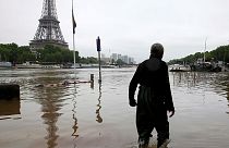 قتلى وخسائر مادية معتبَرة في عواصف وفيضانات في أوروبا