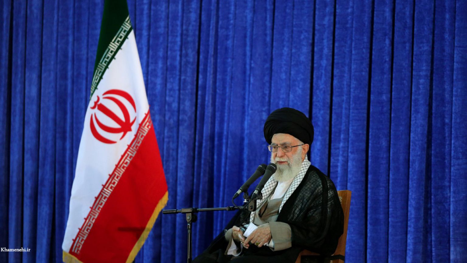 رهبر جمهوری اسلامی: وقتی می‌گوییم دشمن داریم، می‌گویند شما دچار توهم توطئه‌اید