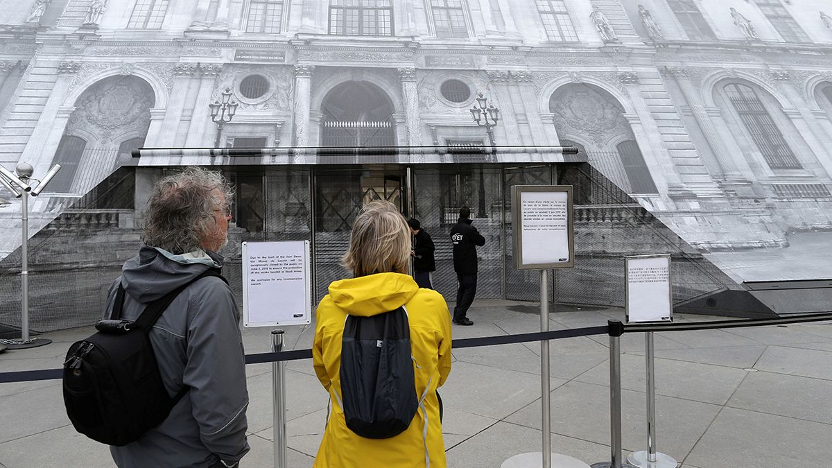 Hochwasser in Paris: Louvre bringt Kunstwerke in Sicherheit