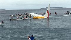 Image: Air Niugini in the water