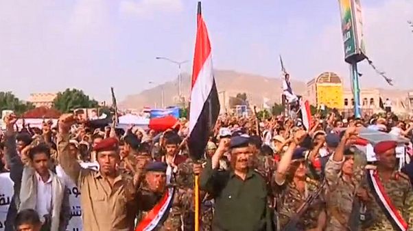 Yemen: manifestazioni Houthi contro blocco internazionale Yemen: manifestazioni Houthi contro blocco internazionale