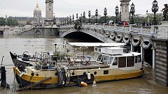 Hochwasser in Frankreich: Boote in den Straßen - Nach Rekordstand der Seine fallen die Pegel