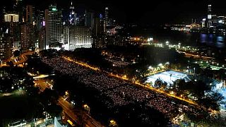 Hong Kong'da onbinler Tiananmen Katliamı'nı andı