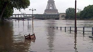 Alivio en París ante la decrecida del Sena y alerta roja en el sureste