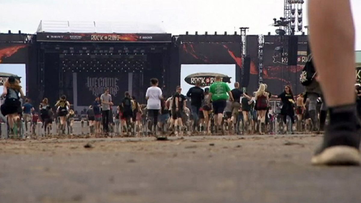 Terceiro e último dia de festival "Rock am Ring" cancelado: mais de 80 pessoas feridas por raios