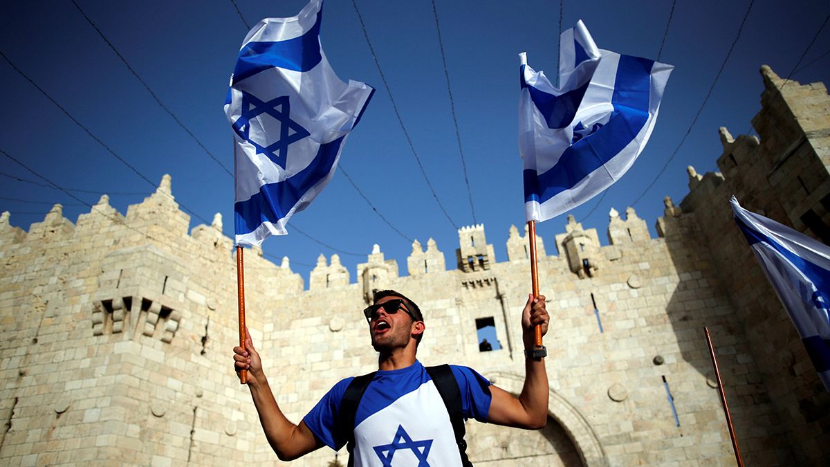 یهودیها در بیت المقدس با پرچمهای اسراییل رژه رفتند