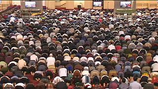 Millions of Muslims mark the beginning of Ramadan