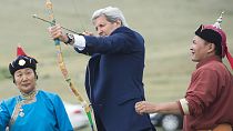 Kerry übt "Naadam" in der Mongolei