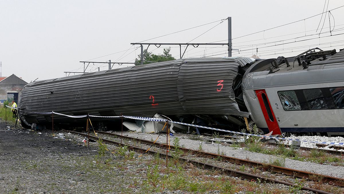 رعد و برق دلیل احتمالی تصادف دو قطار در بلژیک است