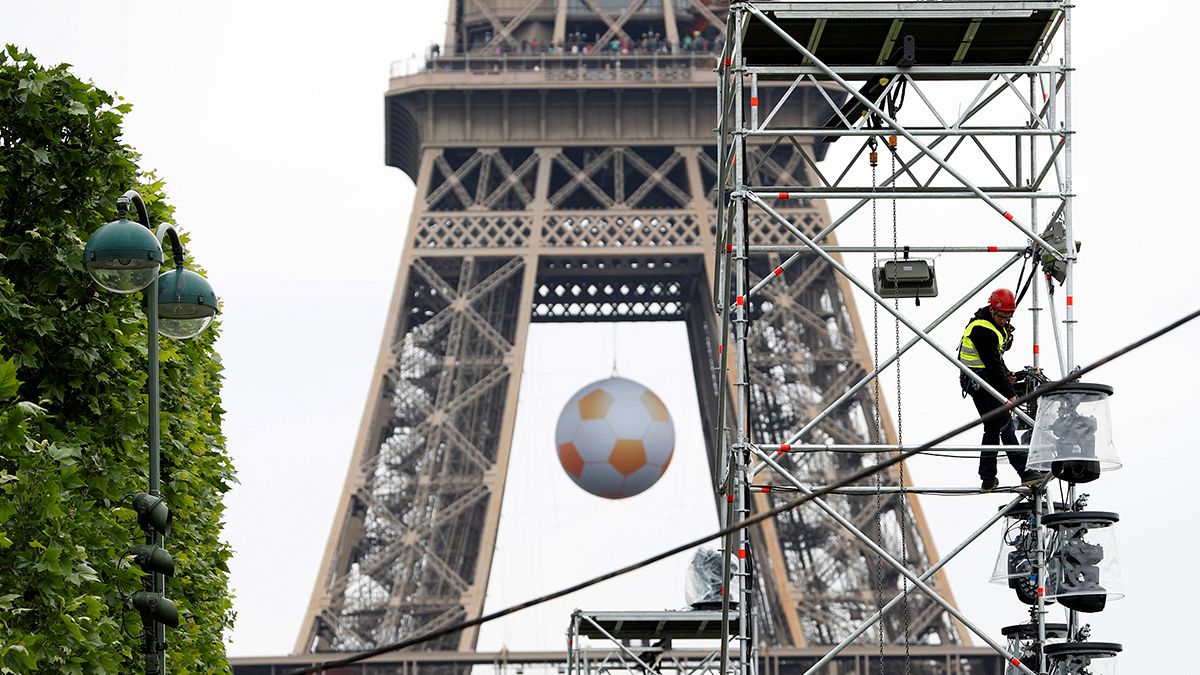 Sete meses depois dos atentados, a França recebe o Euro 2016 blindada