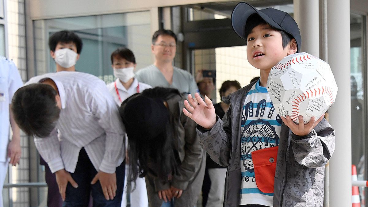 پسر ژاپنی که در جنگل رها شده بود از بیمارستان مرخص شد