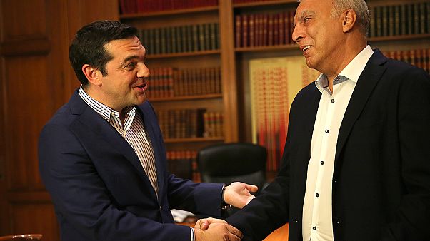 «Τρίποντο» στο Μέγαρο Μαξίμου από τον Νίκο Γκάλη! «Τρίποντο» στο Μέγαρο Μαξίμου από τον Νίκο Γκάλη!