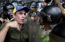 Venezuela: protestos apesar de validação de assinaturas para referendo anti-Maduro
