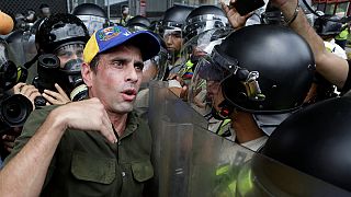 Tüntetők dulakodtak rohamrendőrökkel Venezuela fővárosában