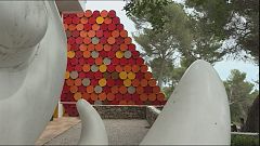 Christo baut eine Riesenpyramide