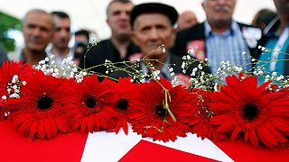 Istanbul: Ausschreitungen bei Trauerzeremonie für getötete Polizisten