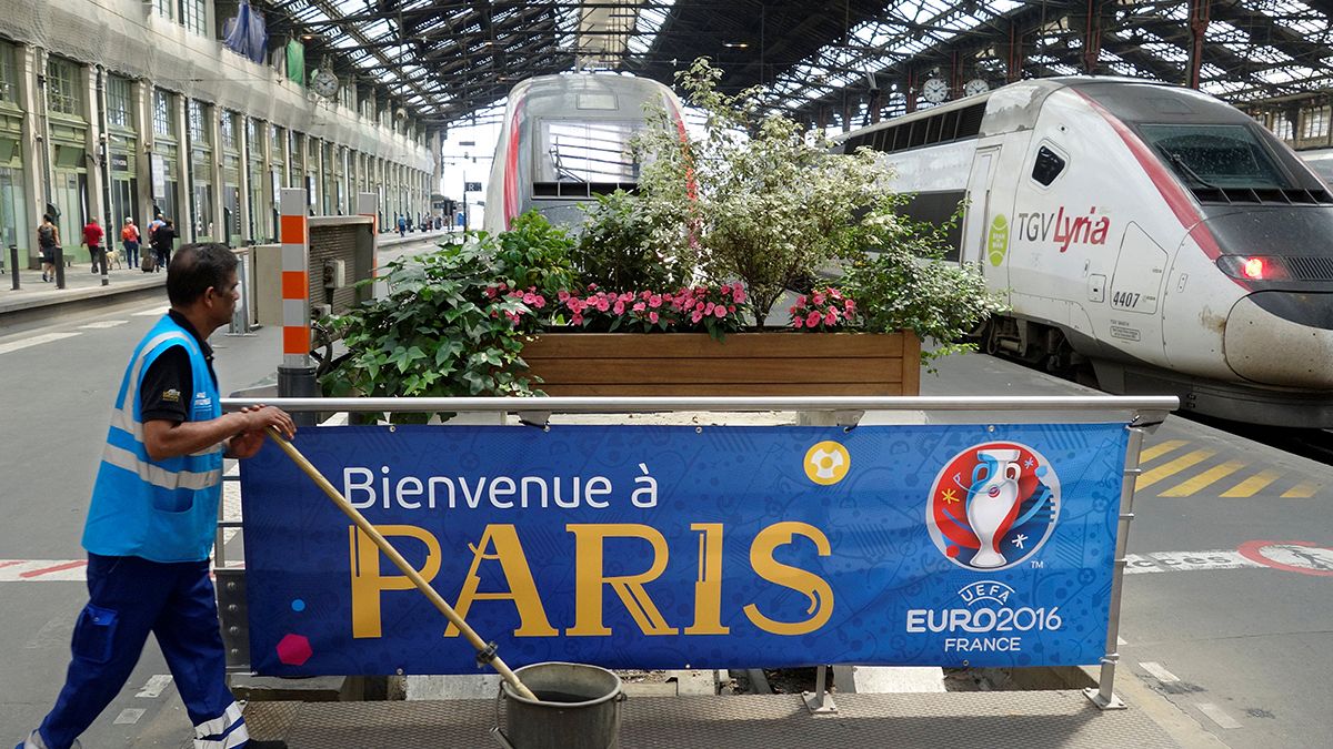 França: protestos contra lei do trabalho sobem de tom no arranque do Euro2016