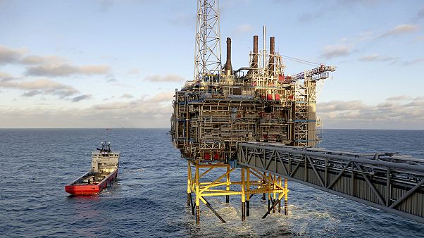 Pétrole : les cours soutenus par une baisse de l'offre Pétrole : les cours soutenus par une baisse de l'offre