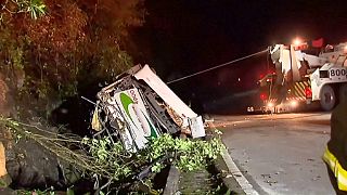 Al menos 18 muertos al volcarse un autobus en Brasil