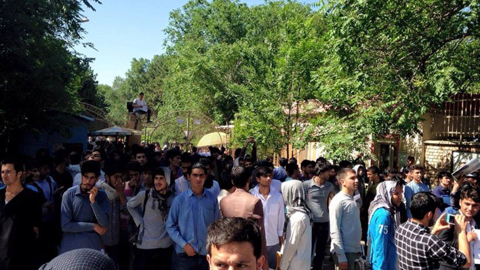 دانشجویان معترض دانشگاه کابل: مشکل ما، کیفیت غذاست نه کیفیت حجاب دختران