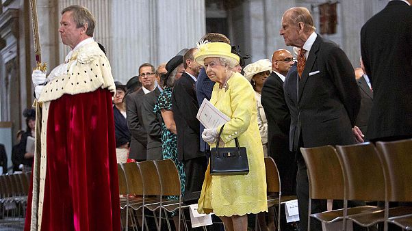 Prunkvoller Gottesdienst zum 90. Geburtstag der Queen Prunkvoller Gottesdienst zum 90. Geburtstag der Queen