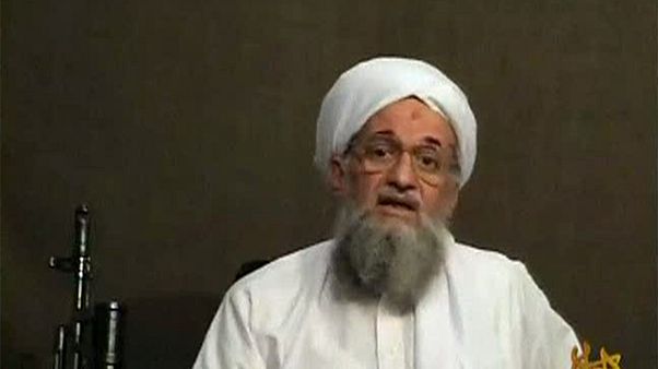 پیام صوتی منتسب به رهبر القاعده: ایمن الظواهری با هبتالله آخوندزاده 'بیعت کرد' پیام صوتی منتسب به رهبر القاعده: ایمن الظواهری با هبتالله آخوندزاده 'بیعت کرد'