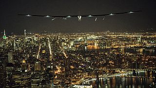 Il Solar Impulse 2 atterra a New York. "È un sogno" dice il pilota svizzero Borschberg