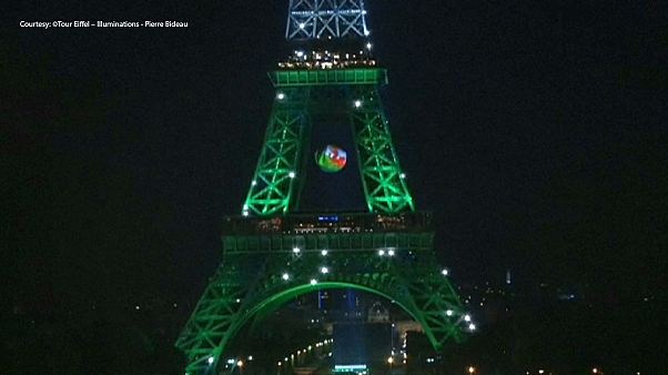 Torre Eiffel assinala vitória de País de Gales Torre Eiffel assinala vitória de País de Gales