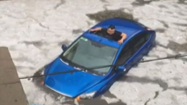Une tempête de grêle sème le chaos en Chine Une tempête de grêle sème le chaos en Chine
