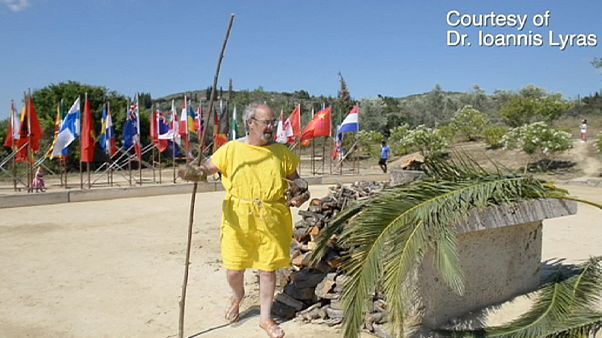 Tunikában futottak az emberközeli ellen-olimpián Tunikában futottak az emberközeli ellen-olimpián