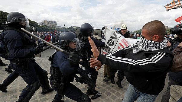Clashes in Paris as 'one million march' against labour reforms Clashes in Paris as 'one million march' against labour reforms