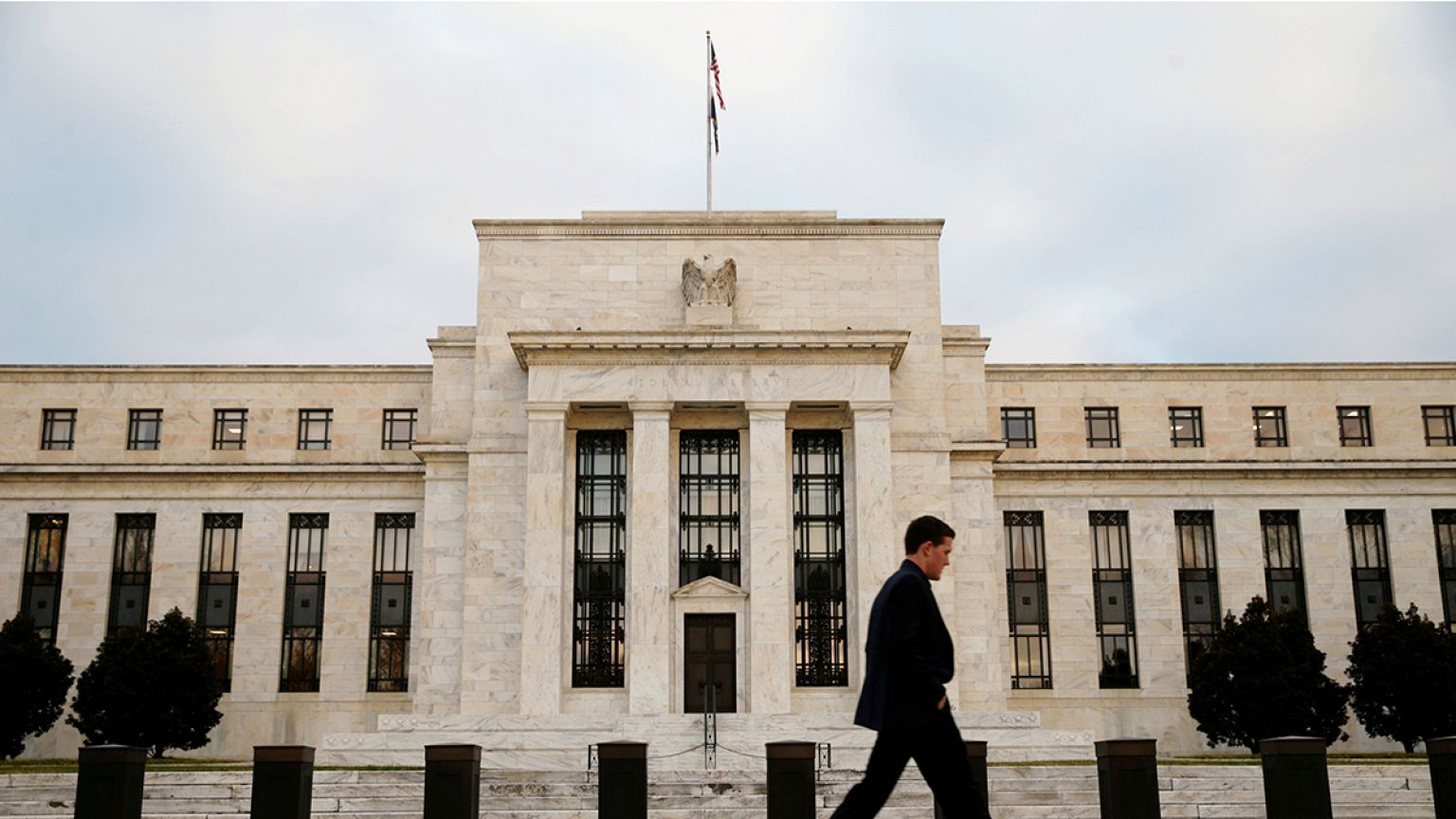 Fed: «Γρίφος για δυνατούς λύτες»