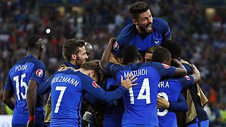 Euro 2016: Ev sahibi Fransa son dakikada güldü