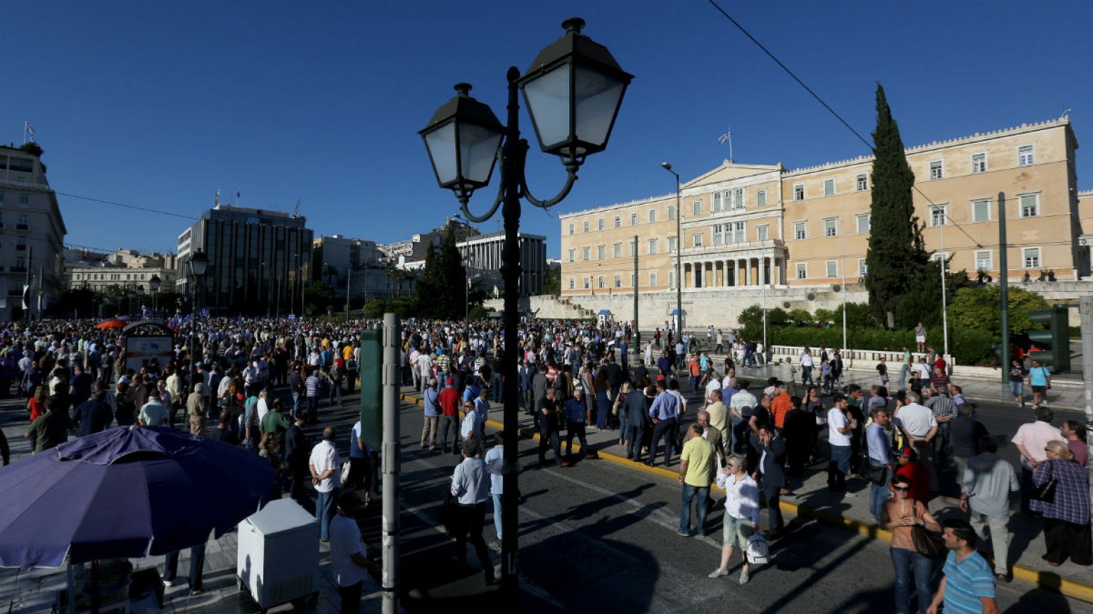 Αντικυβερνητικό συλλαλητήριο στο Σύνταγμα με σύνθημα «ΠΑΡΑΙΤΗΘΕΙΤΕ»