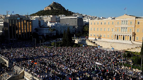 Atene: proteste popolari contro Tsipras, "basta austerity" Atene: proteste popolari contro Tsipras, "basta austerity"