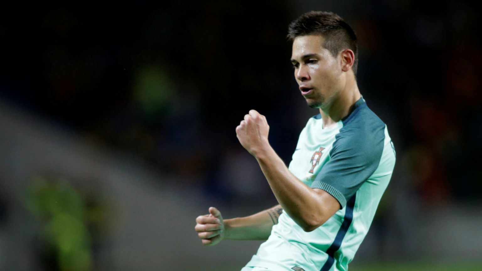 Raphaël Guerreiro no Dortmund: "Um jogador tecnicamente experiente"