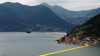 Übers Wasser laufen - Christo macht safrangelbe Träume wahr