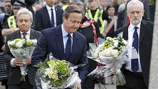 Cameron y Corbyn homenajean juntos a Joe Cox en la localidad en la que fue asesinada