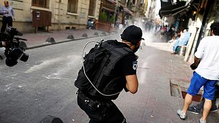 İstanbul'da Onur Yürüyüşü'ne polis müdahale etti